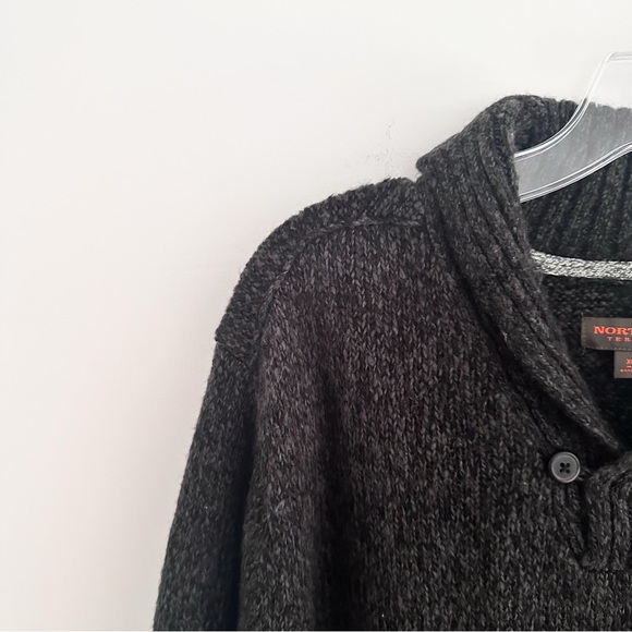 Northwest Territory Black Sweater - Picture 4 of 7